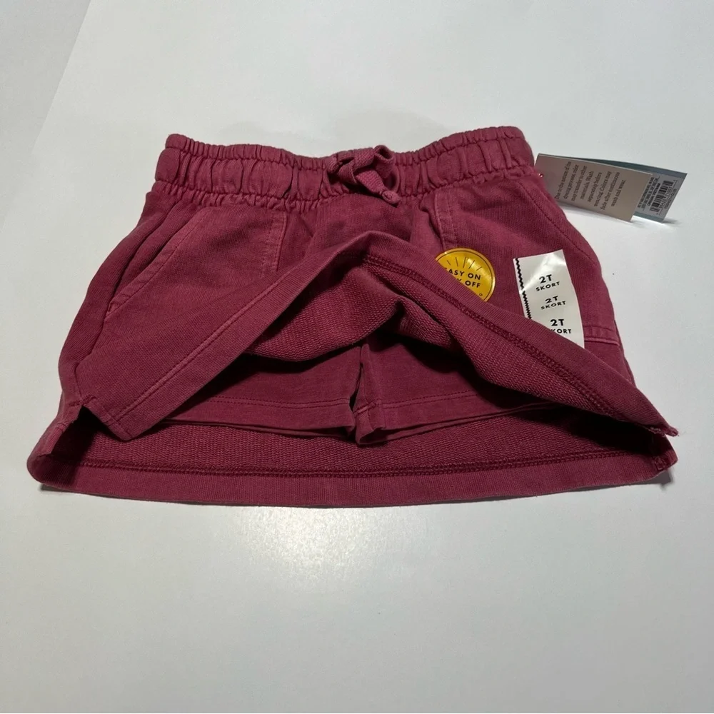 ❤️3/$15 NWT Cat & Jack Kids Burgundy Skort 2T